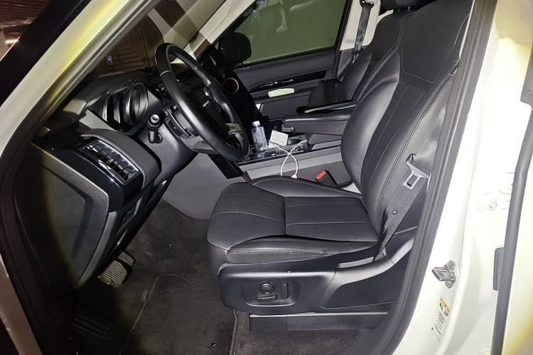 Used Land Rover Discovery 2018 3.0 SC V6 SE Left Front Seat