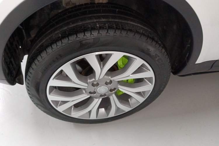 Used Land Rover Discovery 2018 3.0 SC V6 SE Left Front Wheel Hub