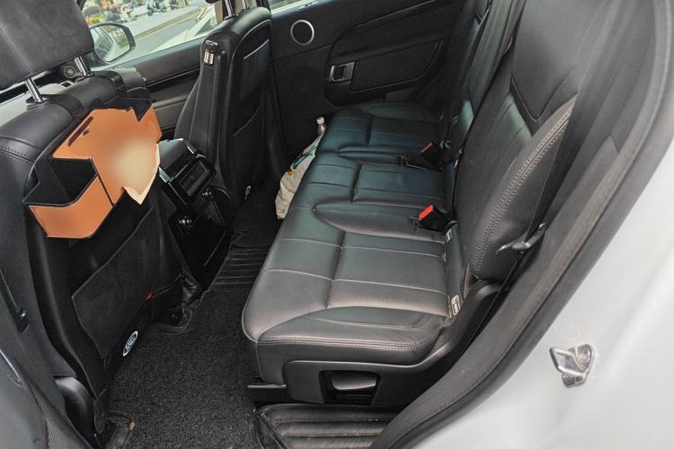 Used Land Rover Discovery 2018 2.0T SE Left Rear Seat