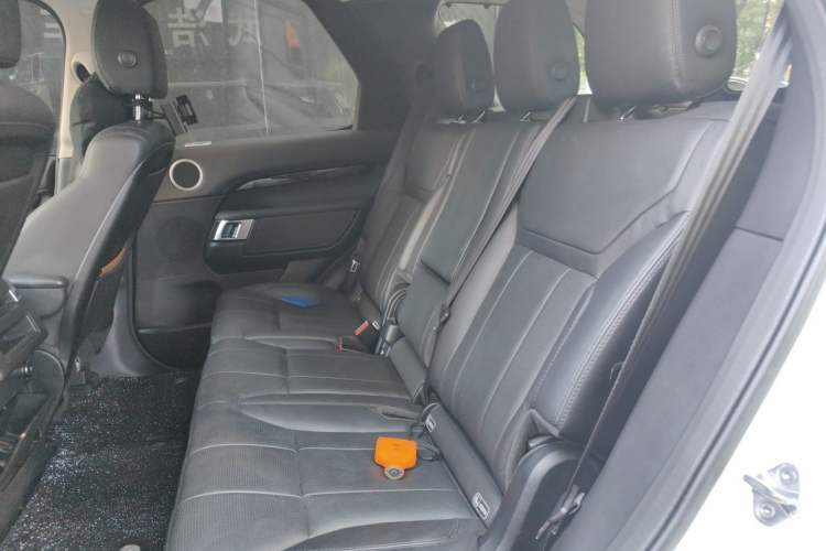 Used Land Rover Discovery 2018 3.0 SC V6 SE Left Rear Seat
