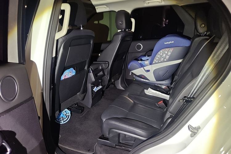 Used Land Rover Discovery 2018 3.0 SC V6 SE Left Rear Seat