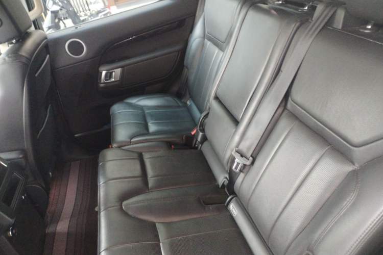 Used Land Rover Discovery 2018 3.0 SC V6 SE Left Rear Seat