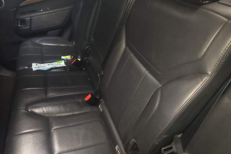 Used Land Rover Discovery 2018 3.0 SC V6 HSE Left Rear Seat