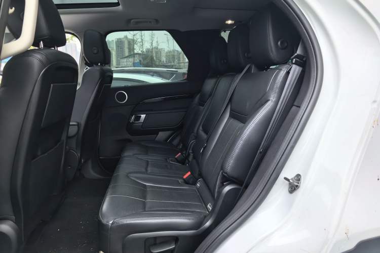 Used Land Rover Discovery 2018 3.0 SC V6 SE Left Rear Seat
