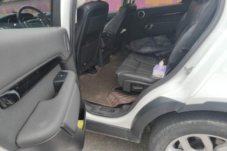 Used Land Rover Discovery 2018 3.0 SC V6 SE Left Rear Seat