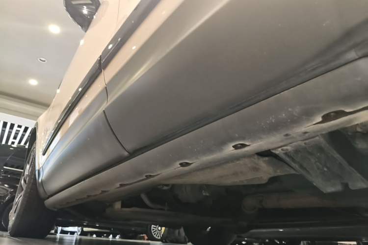 Used Land Rover Discovery 2018 2.0T Special Edition Left Side Sill