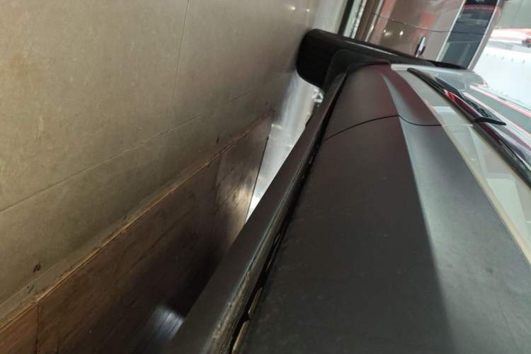 Used Land Rover Discovery 2018 5th Generation 2.0T SE Left Side Sill