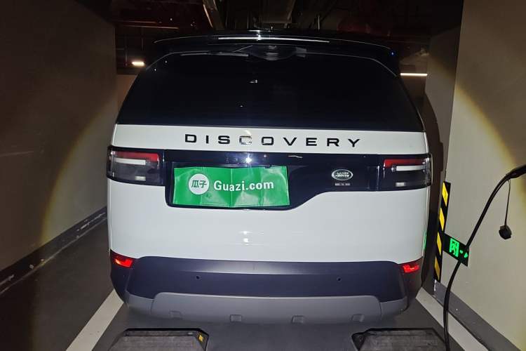 Used Land Rover Discovery 2018 3.0 SC V6 SE Rear