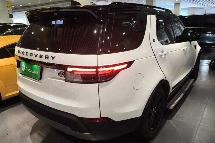 Used Land Rover Discovery 2018 2.0T Special Edition Rear Right 45 Deg