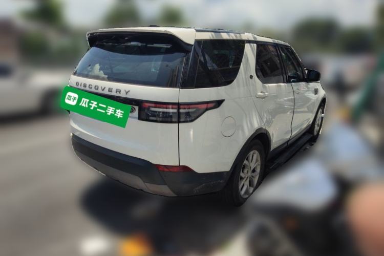 Used Land Rover Discovery 2018 2.0T SE Rear Right 45 Deg