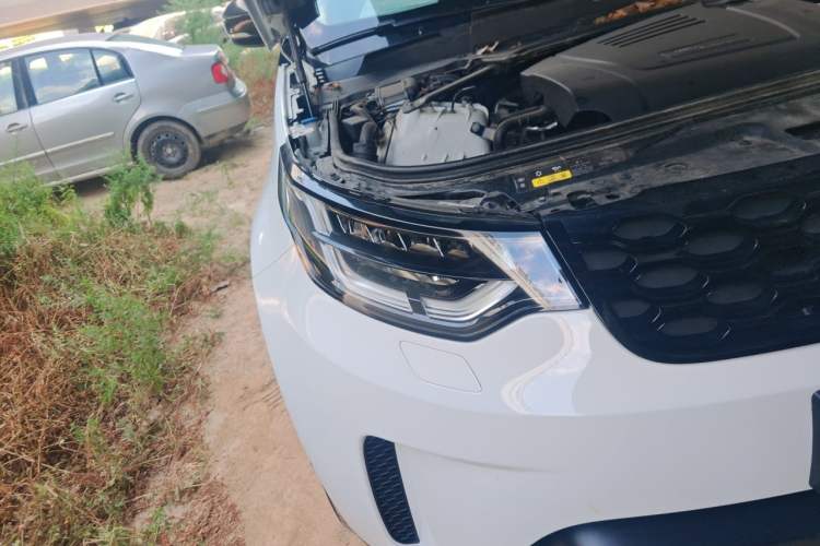 Used Land Rover Discovery 2018 2.0T SE Right Front Headlight