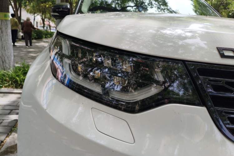 Used Land Rover Discovery 2018 2.0T Special Edition Right Front Headlight