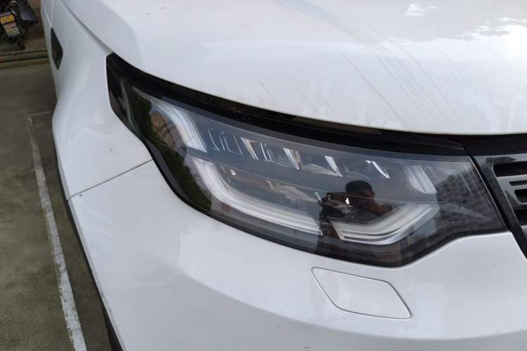 Used Land Rover Discovery 2018 2.0T SE Right Front Headlight