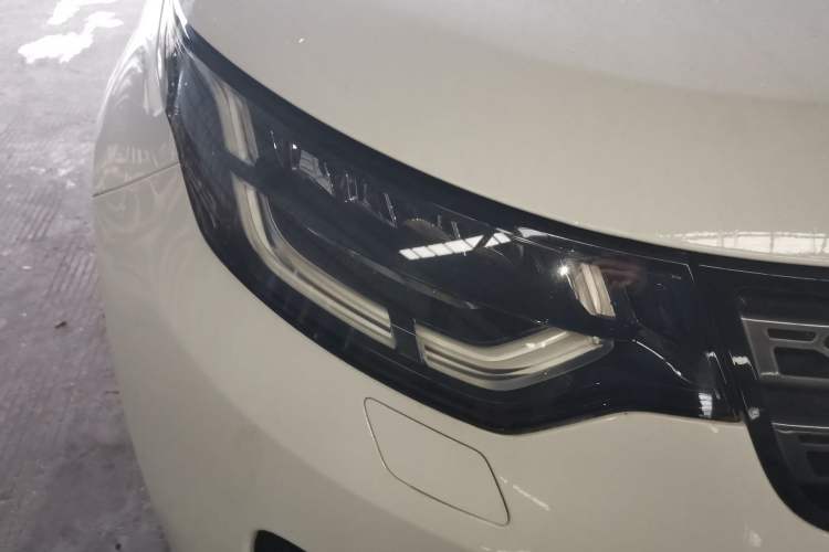 Used Land Rover Discovery 2018 3.0 SC V6 SE Right Front Headlight