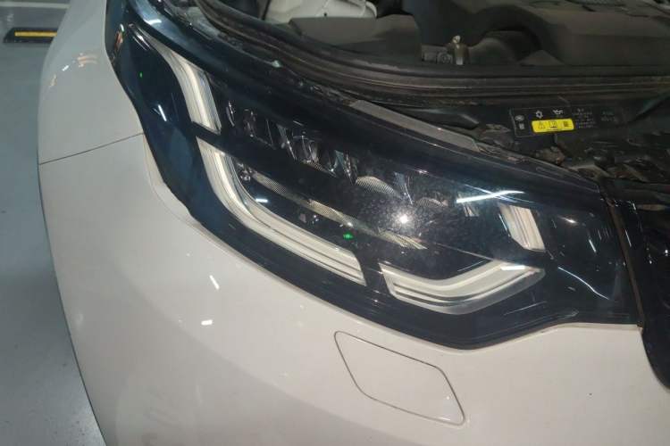 Used Land Rover Discovery 2018 3.0 SC V6 SE Right Front Headlight