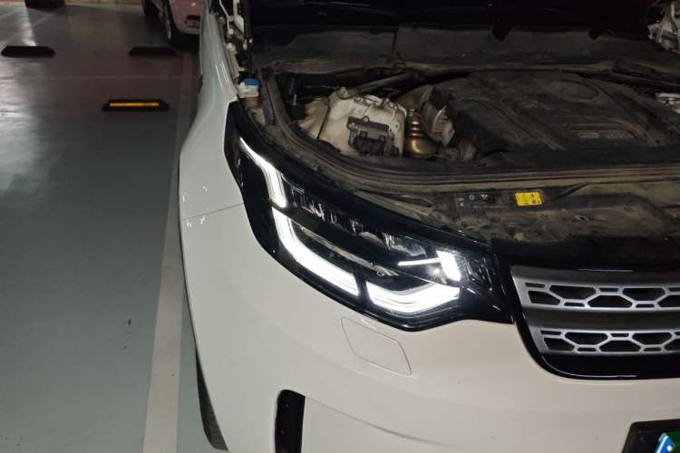 Used Land Rover Discovery  Right Front Headlight