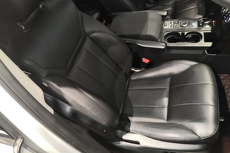 Used Land Rover Discovery 2018 2.0T Special Edition Right Front Seat