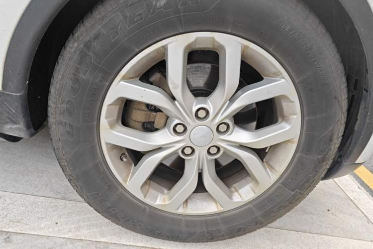 Used Land Rover Discovery 2018 2.0T SE Right Front Wheel Hub