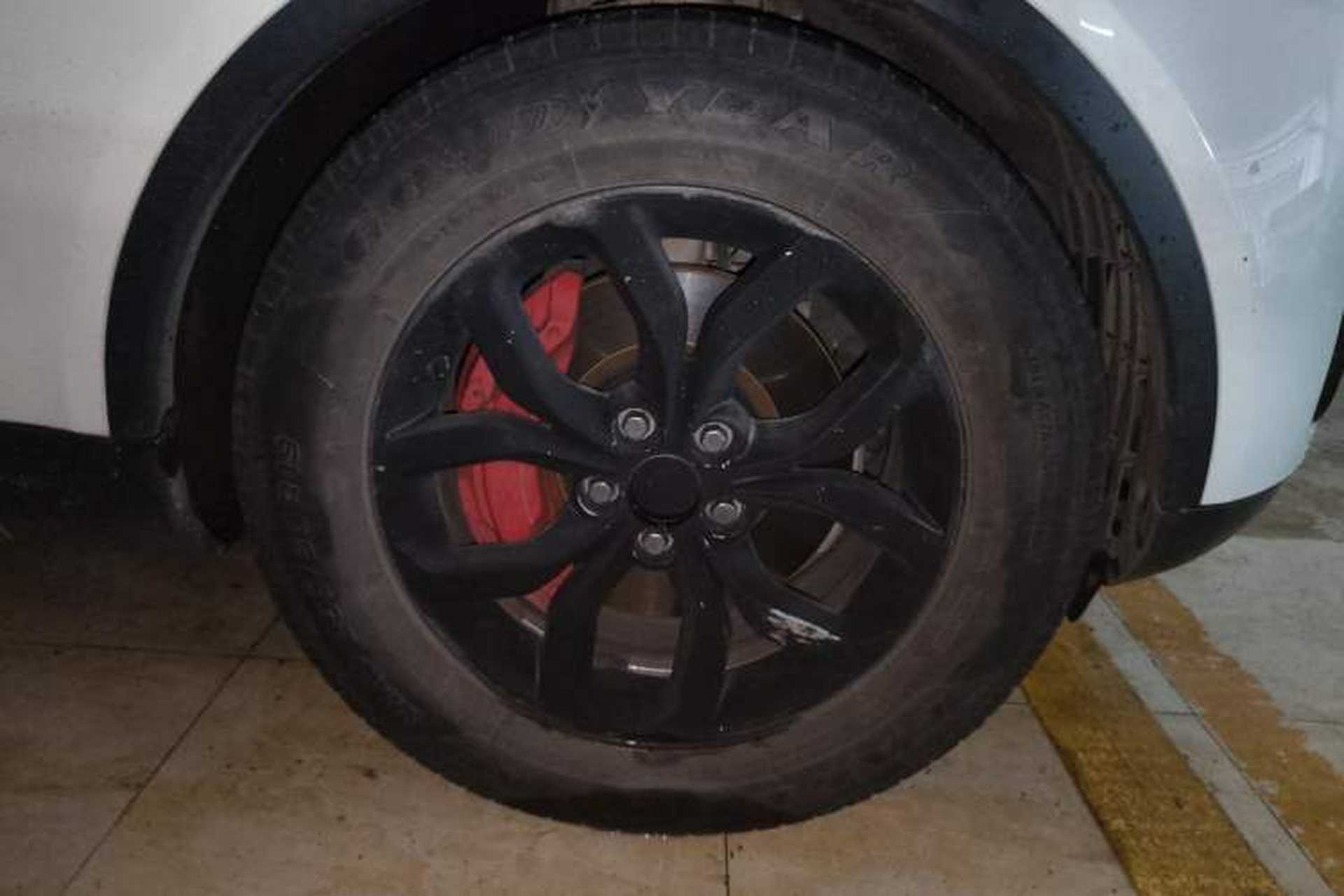Used Land Rover Discovery 2018 3.0 SC V6 SE Right Front Wheel Hub