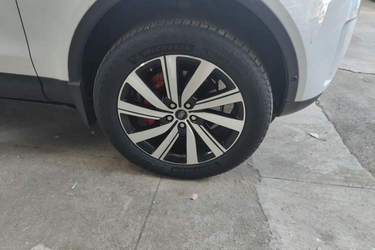 Used Land Rover Discovery 2018 3.0 SC V6 SE Right Front Wheel Hub
