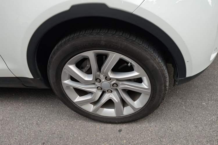Used Land Rover Discovery 2018 3.0 SC V6 SE Right Front Wheel Hub