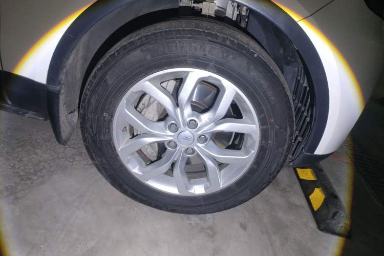Used Land Rover Discovery 2018 3.0 SC V6 SE Right Front Wheel Hub
