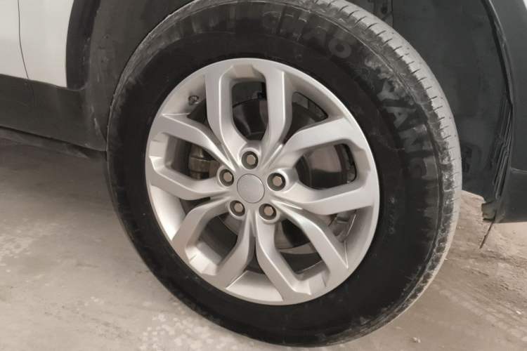 Used Land Rover Discovery 2018 2.0T SE Right Front Wheel Hub