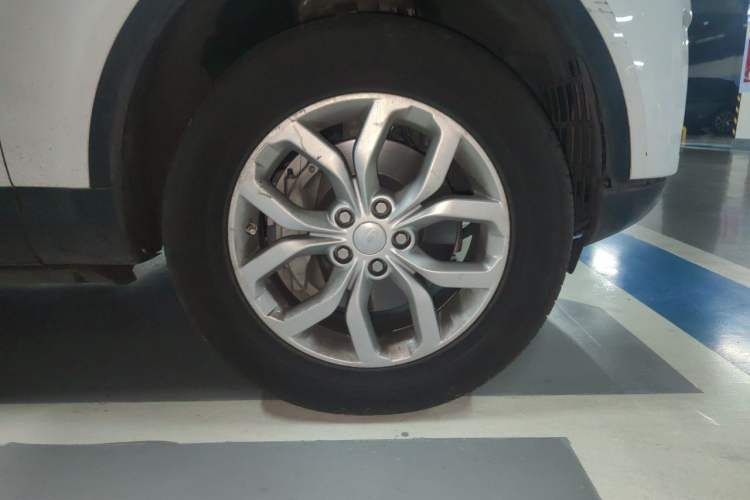 Used Land Rover Discovery 2018 3.0 SC V6 SE Right Front Wheel Hub