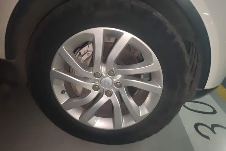 Used Land Rover Discovery 2018 3.0 SC V6 HSE Right Front Wheel Hub