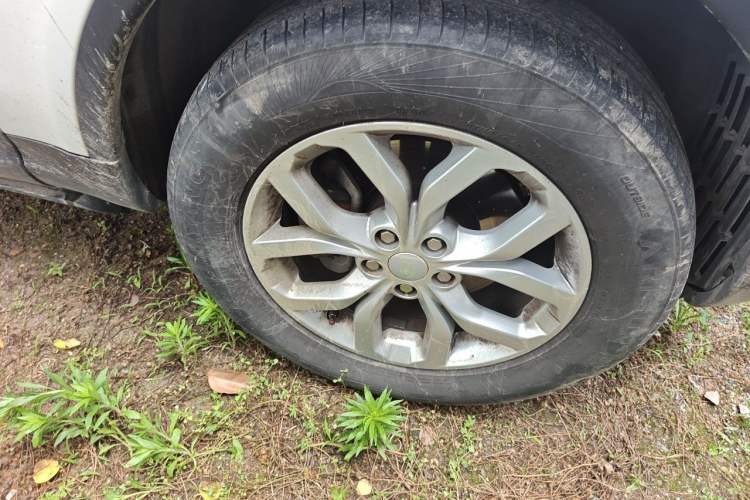 Used Land Rover Discovery 2018 2.0T SE Right Front Wheel Hub