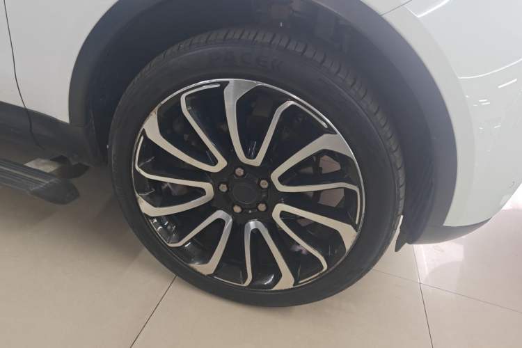 Used Land Rover Discovery 2018 2.0T SE Right Front Wheel Hub