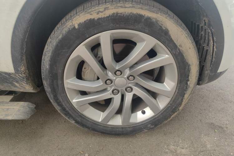 Used Land Rover Discovery 2018 3.0 SC V6 HSE Right Front Wheel Hub
