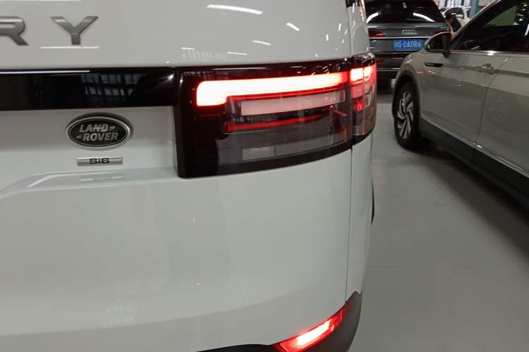 Used Land Rover Discovery 2018 3.0 SC V6 SE Right Rear Taillight