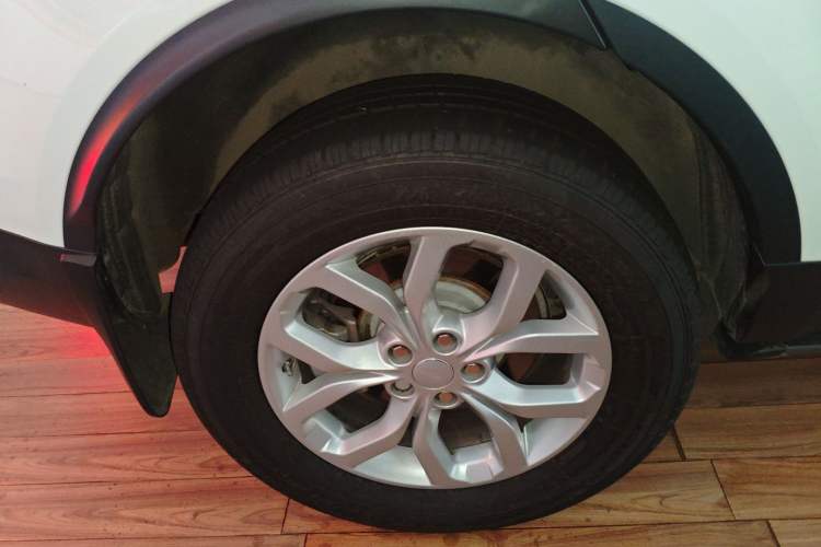 Used Land Rover Discovery 2018 5th Generation 2.0T SE Right Rear Wheel Hub
