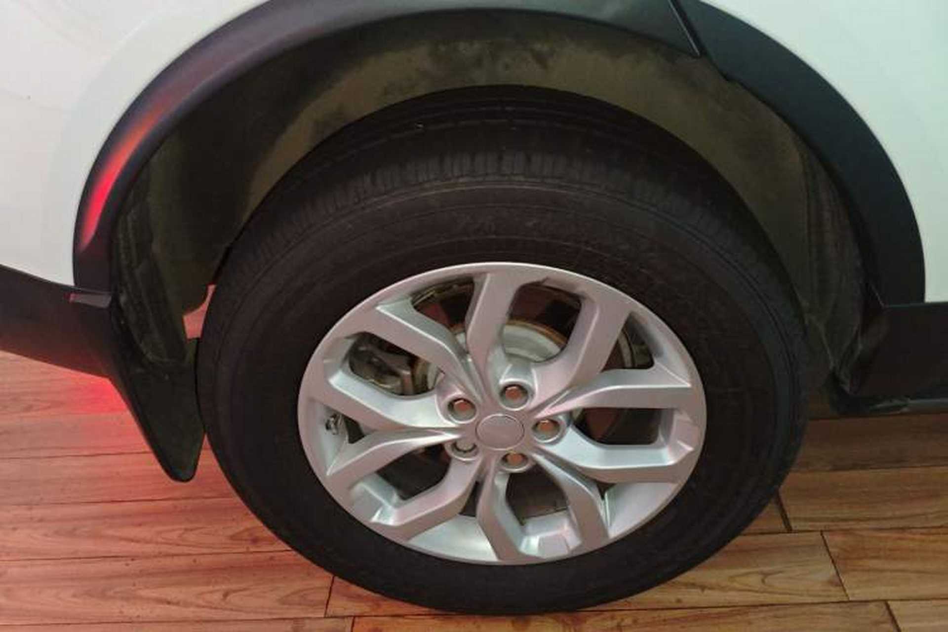 Used Land Rover Discovery 2018 5th Generation 2.0T SE Right Rear Wheel Hub