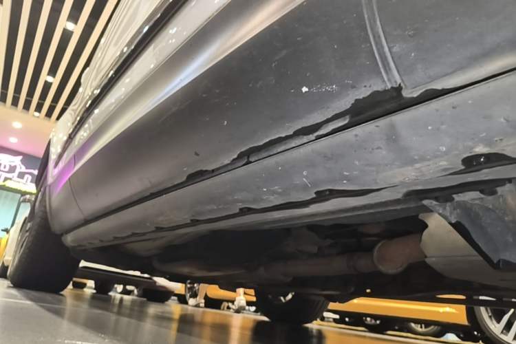 Used Land Rover Discovery 2018 2.0T Special Edition Right Side Sill