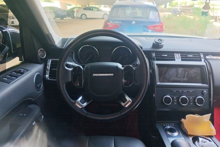 Used Land Rover Discovery 2018 2.0T SE Steering Wheel