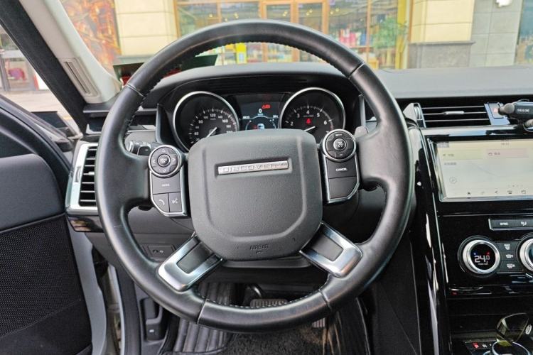 Used Land Rover Discovery 2018 2.0T SE Steering Wheel