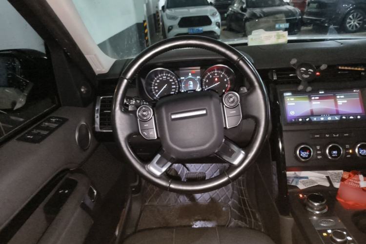 Used Land Rover Discovery 2018 3.0 SC V6 SE Steering Wheel