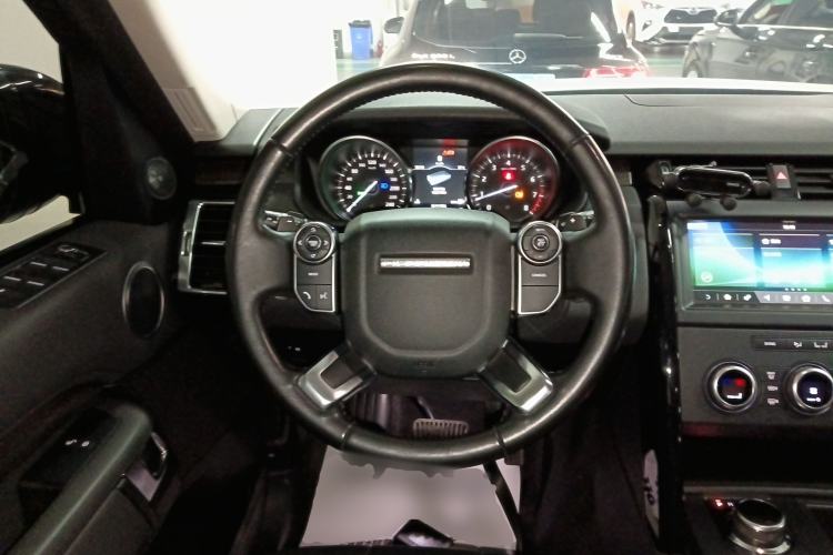 Used Land Rover Discovery 2018 3.0 SC V6 SE Steering Wheel