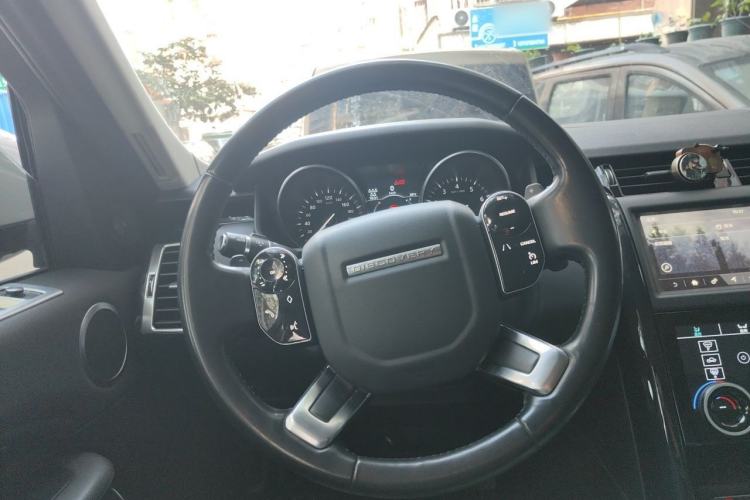 Used Land Rover Discovery 2018 3.0 SC V6 SE Steering Wheel
