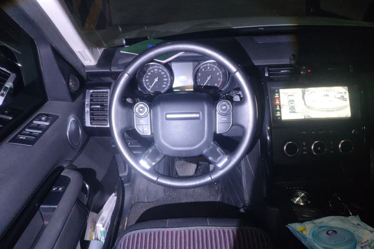 Used Land Rover Discovery 2018 3.0 SC V6 SE Steering Wheel