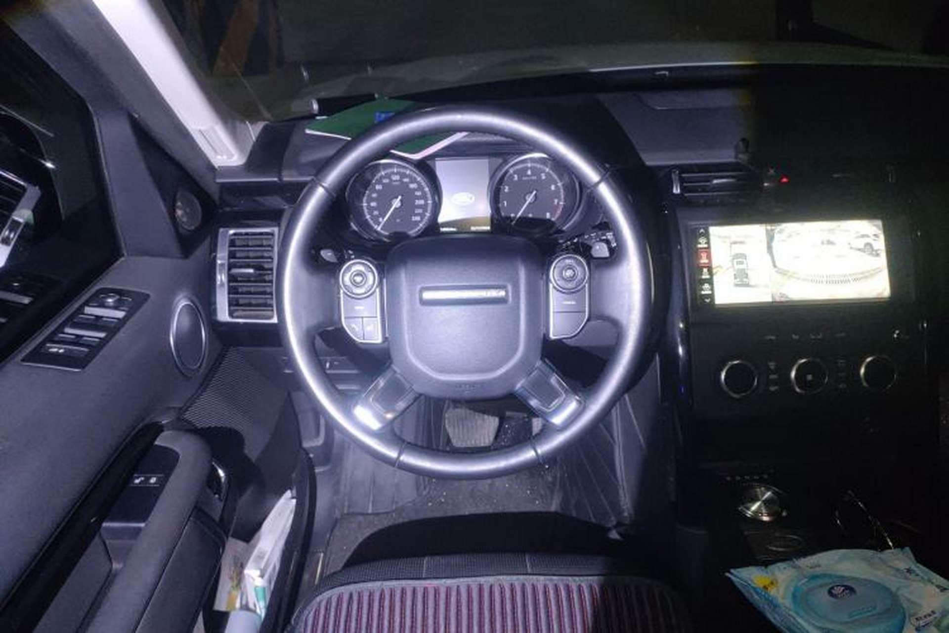 Used Land Rover Discovery 2018 3.0 SC V6 SE Steering Wheel
