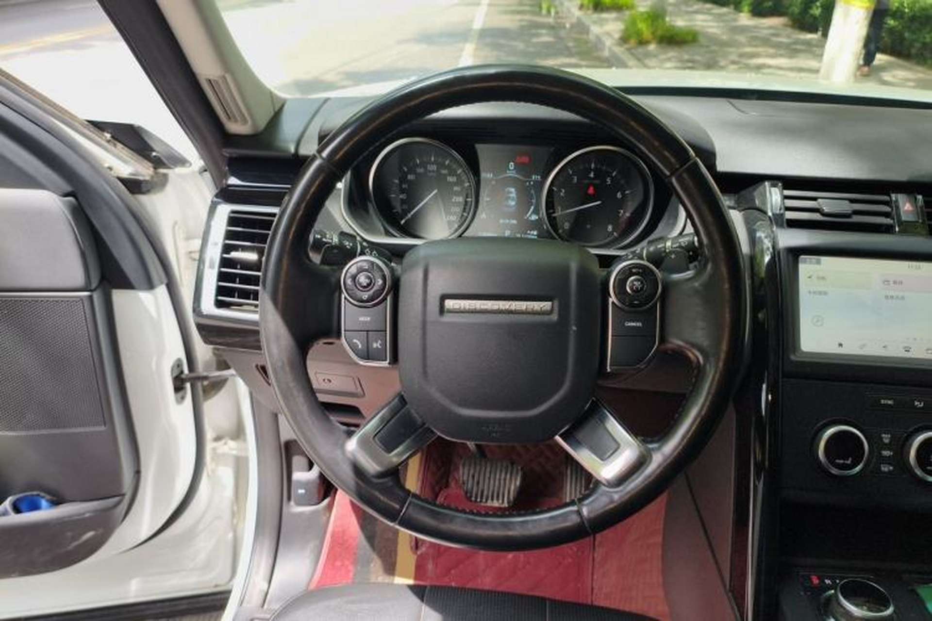 Used Land Rover Discovery 2018 2.0T Special Edition Steering Wheel