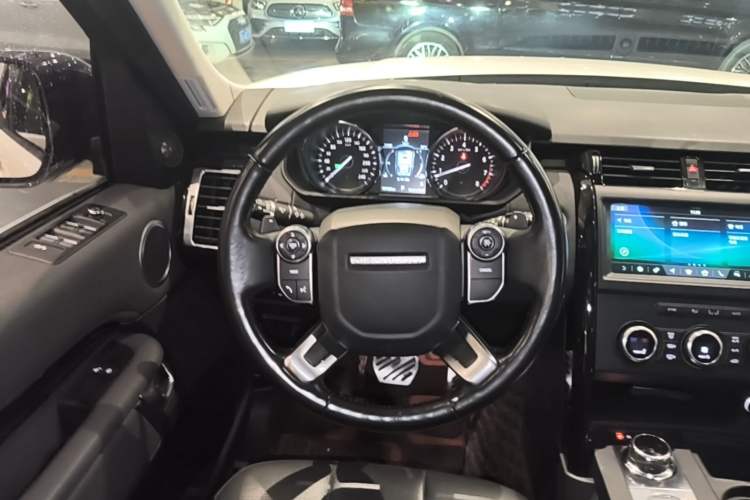 Used Land Rover Discovery 2018 2.0T Special Edition Steering Wheel