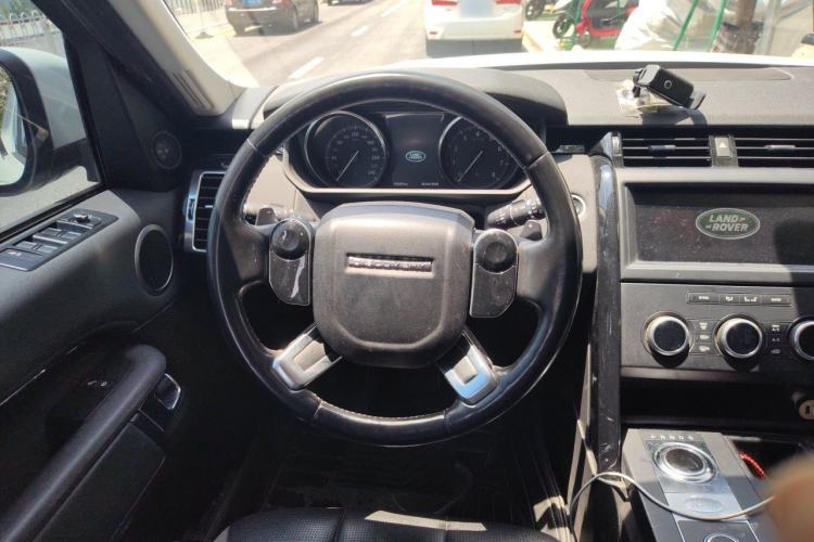 Used Land Rover Discovery 2018 2.0T SE Steering Wheel