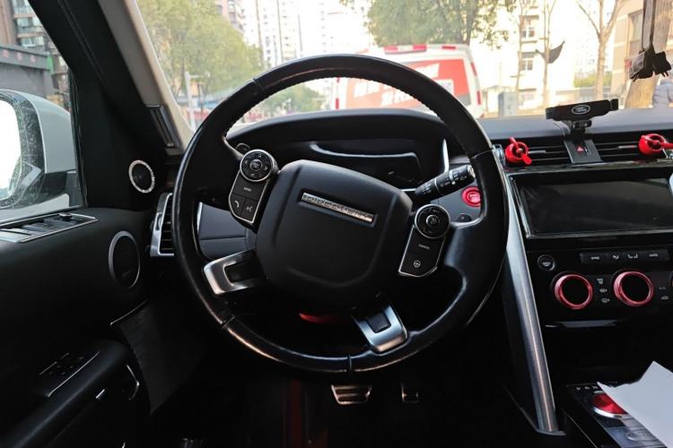 Used Land Rover Discovery 2018 3.0 SC V6 HSE Steering Wheel
