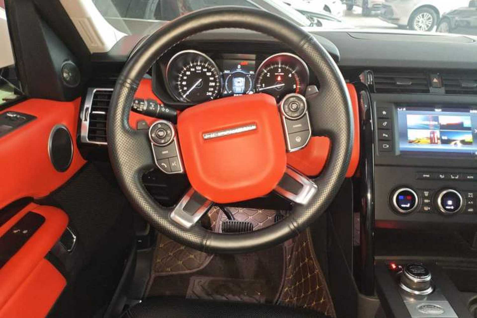 Used Land Rover Discovery 2018 5th Generation 2.0T SE Steering Wheel
