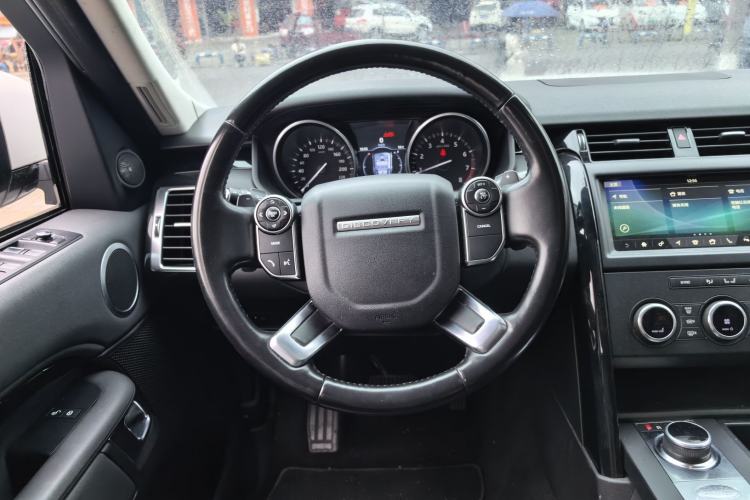 Used Land Rover Discovery 2018 3.0 SC V6 SE Steering Wheel