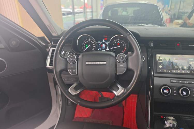 Used Land Rover Discovery 2018 2.0T SE Steering Wheel